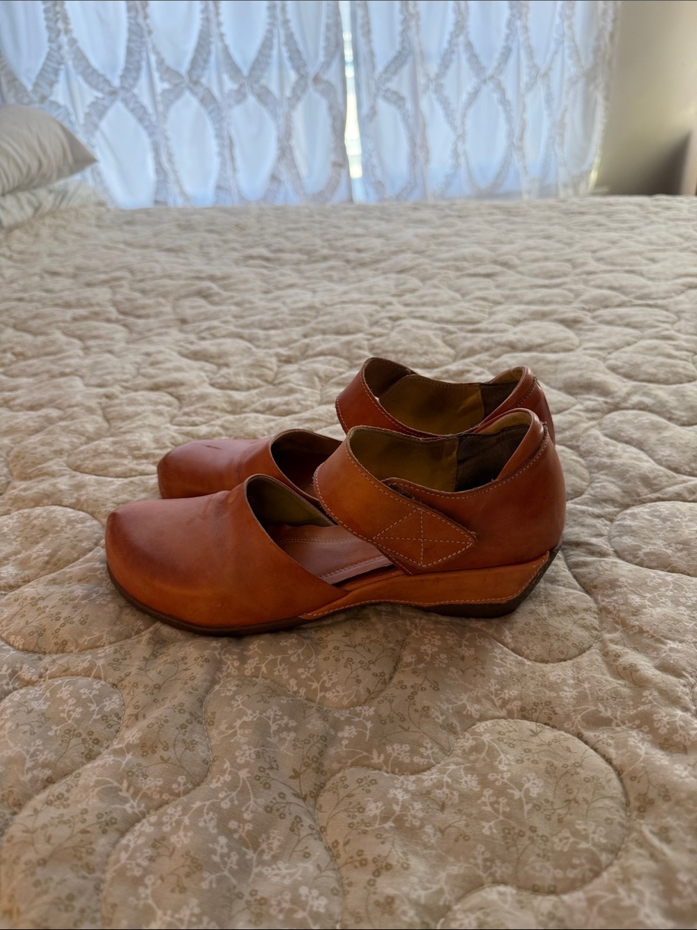 L'ATISTE Women's Leather Mary Jane Mules in Cognac Brown - Picture 4 of 4